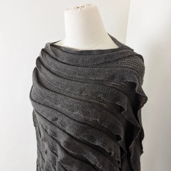 Knit Poncho Asymmetrical Pleated Hand Made Charcoal Grey Fringe Long - Picture 4 of 10